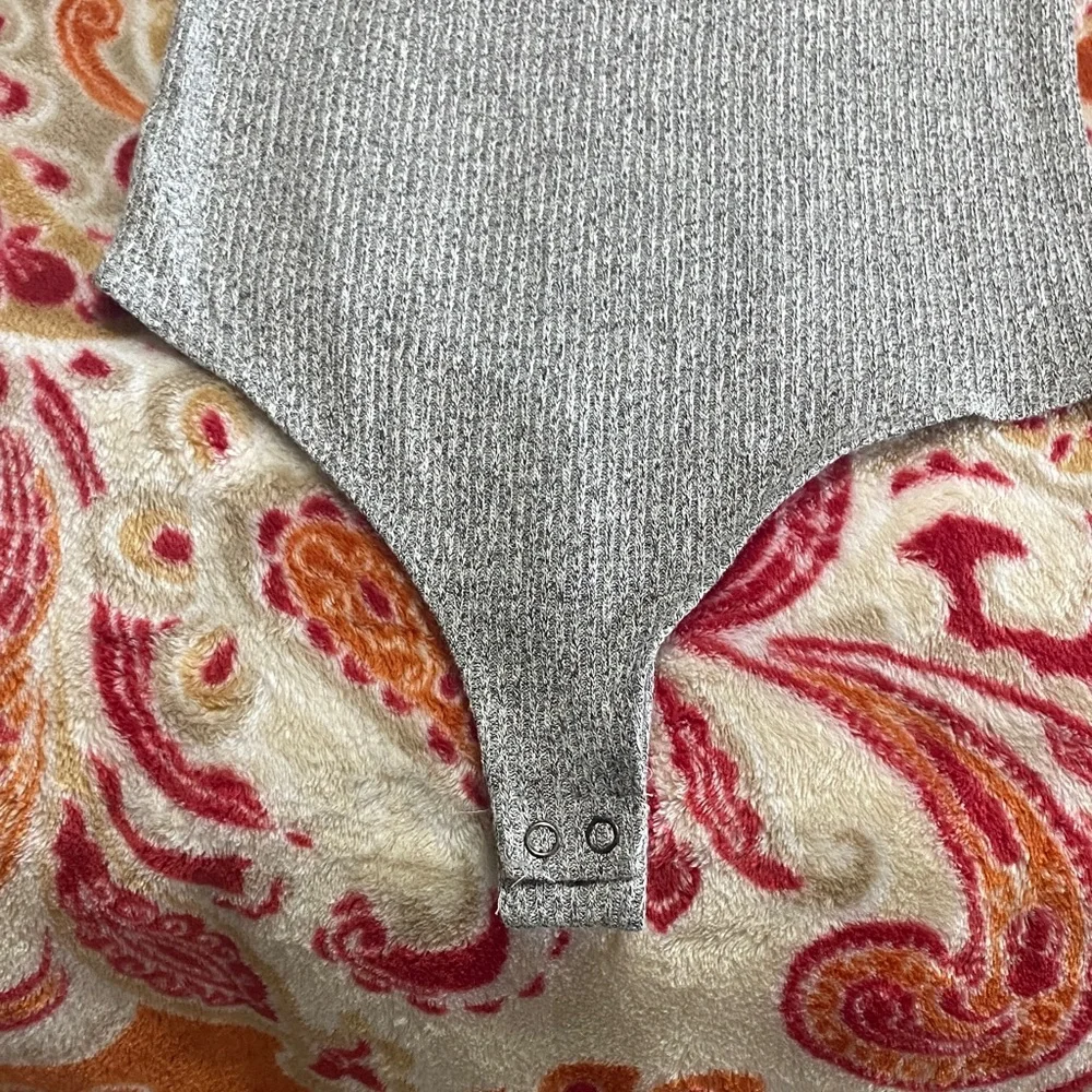 Express Heather Gray Crisscross Neck Bodysuit - Picture 5 of 8